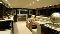 Luxury superyacht Emerald Lady - Salon.png